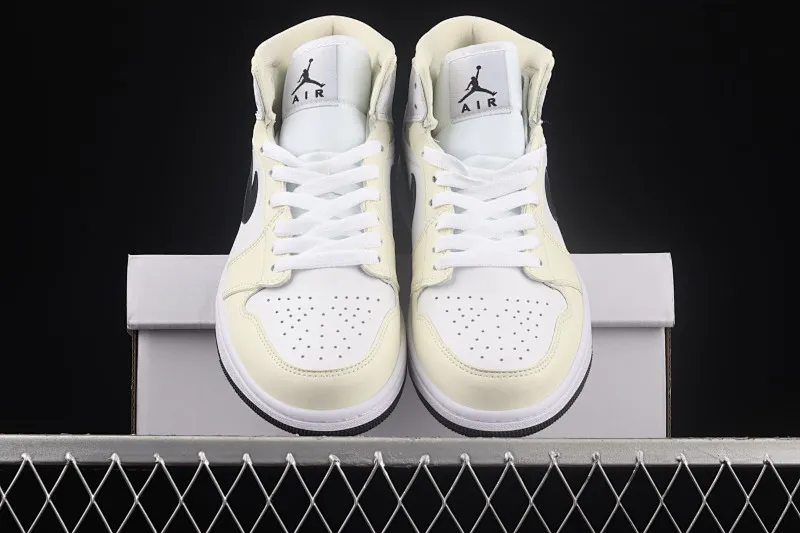 All categories Air Jordan Jordan series basketball shoes Air Jordan 1 Mid Air Jordan 1 Mid AJ1 Joe 1 white apricot milk coconut cream China basketball shoes BQ6472-121
